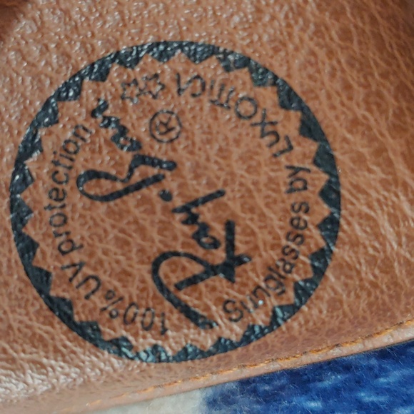 Ray-Ban Polarized Chromance Aviator Sunglasses with Case - Picture 3 of 12